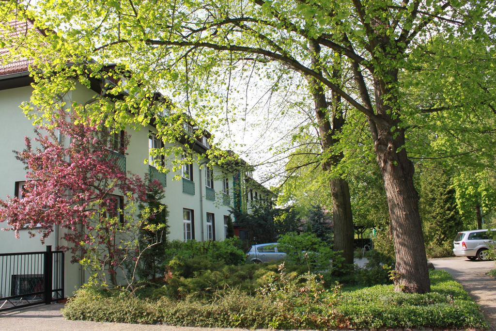Gasthaus & Hotel Gruenhof Frankfurt  Exterior photo